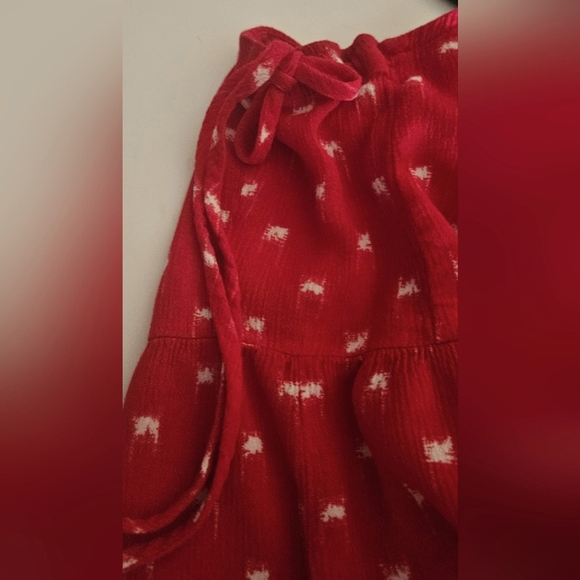 Universal Thread Crop Top - Picture 3 of 5